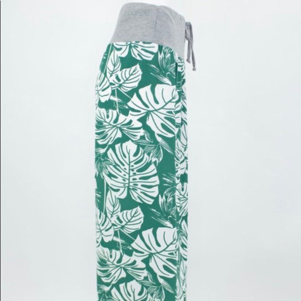 Wide Leg Wintergreen Beach Pants - Picture 2 of 4